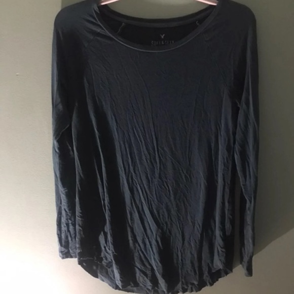 Soft & sexy long sleeve from American Eagle - Picture 2 of 5